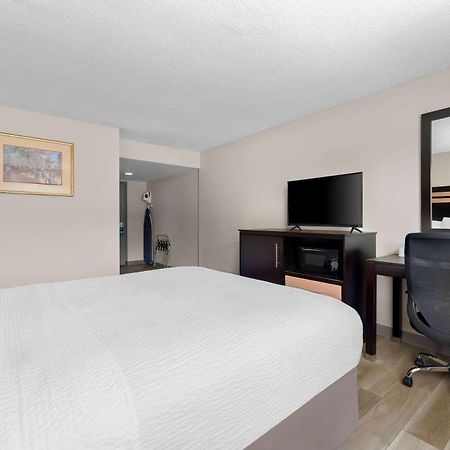 Days Inn By Wyndham Albany Suny Exteriör bild